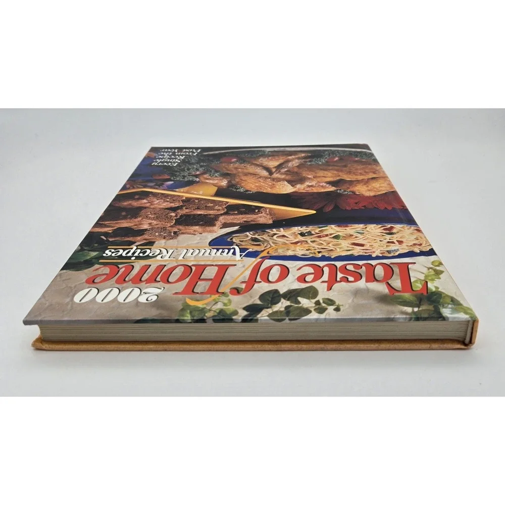 2000 Taste‎ of Home Annual Recipes Hardcover Book Used Cookbook